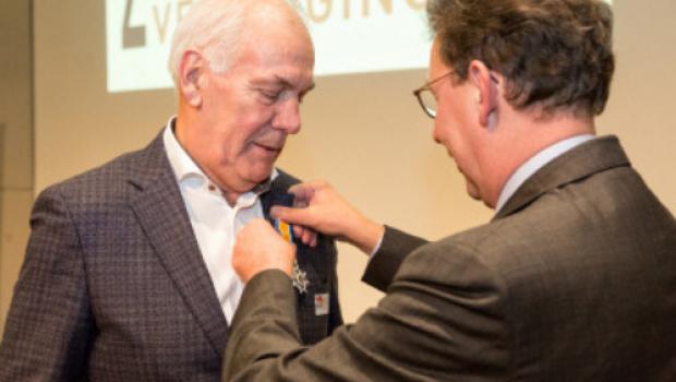 Hans van Dord wordt geridderd