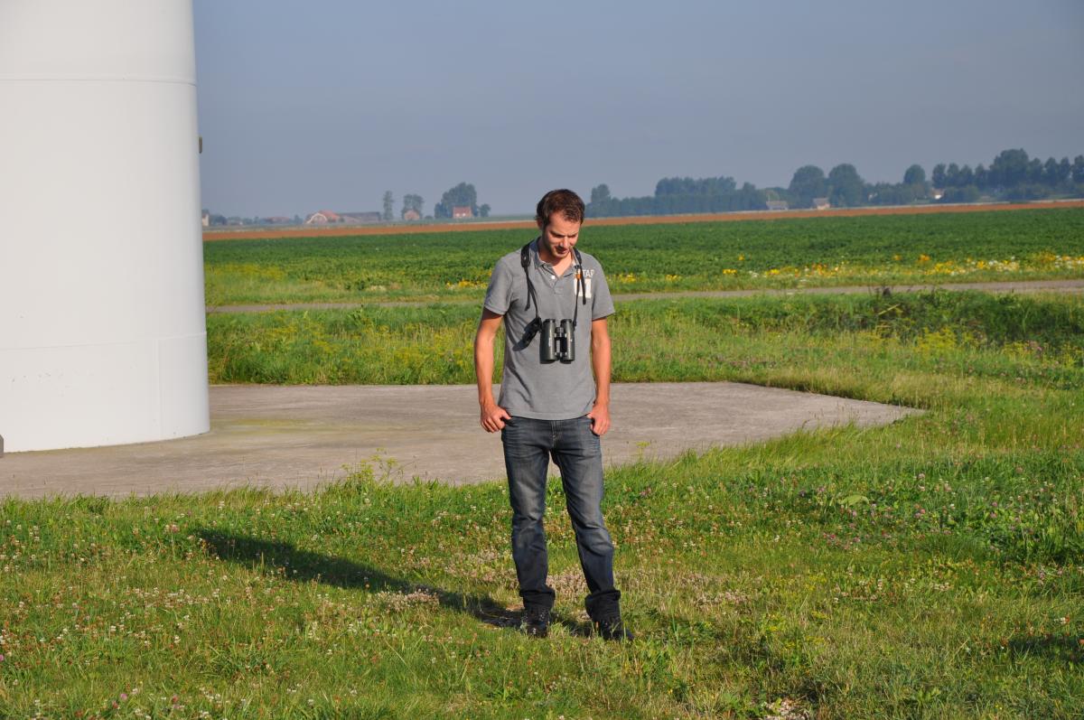 Vleermuisonderzoek in de buurt van een windturbine (bron: Stefan Vreugdenhil)